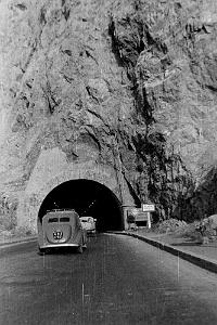 TUNNEL SUR LA CORNICHE ORANAISE 1952